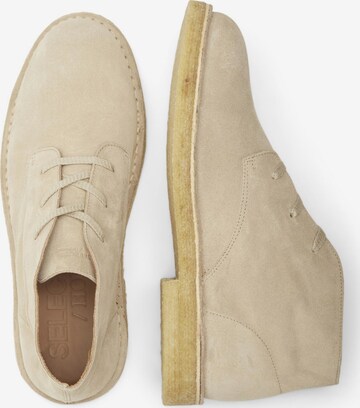 SELECTED HOMME Chukka Boots in Beige