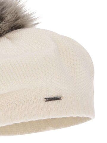 Maxte Beanie in White