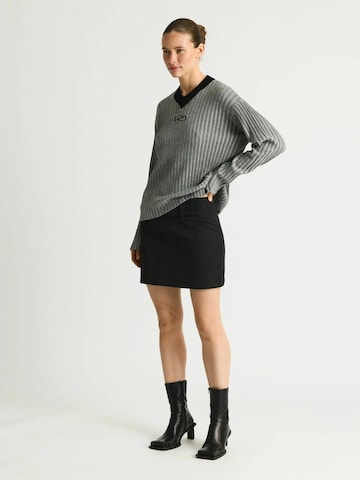 Résumé Neulepaita ' KoraRS ' värissä harmaa