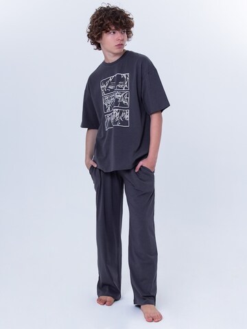 WINKIKI Pajamas in Grey: front