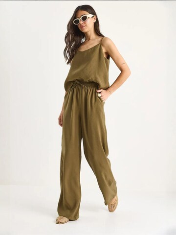 Completo pantalone di Bianco Lucci in verde