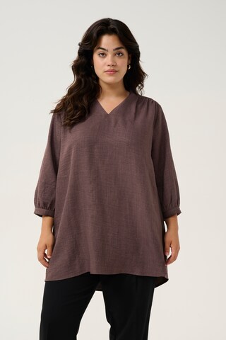 Tunica 'Ellie' di KAFFE CURVE in marrone: frontale