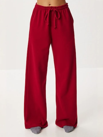 Wide leg Pantaloni 'Hose' di Happiness İstanbul in rosso