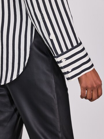 balta Next Palaidinė