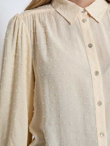 Peppercorn Blouse 'Carilla' in Beige