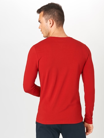 Coupe regular T-Shirt TOMMY HILFIGER en rouge