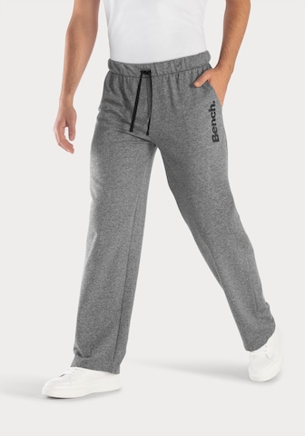Pantaloncini da pigiama di BENCH in grigio: frontale