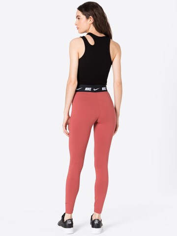 Nike Sportswear Skinny Leggingsit 'Club' värissä punainen