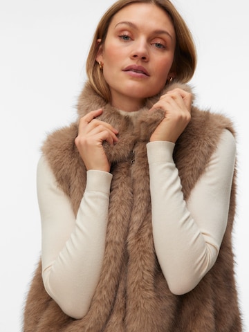 VERO MODA Kamizelka 'VMGLORIA' w kolorze brązowy