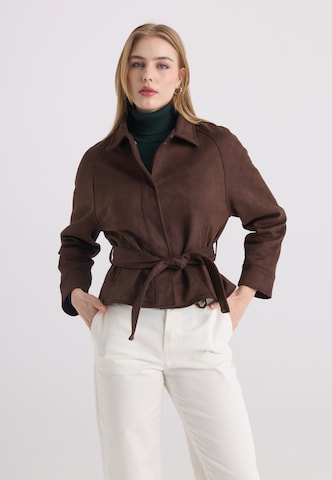 Felix Hardy Between-Season Jacket in Brown: front