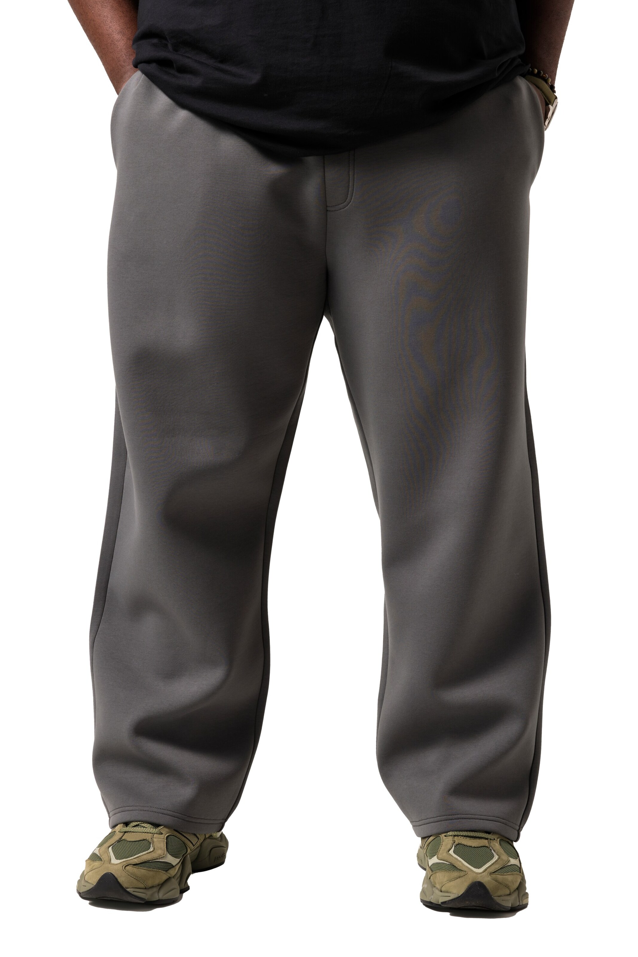 STHUGE Regular Broek in Grijs: voorkant