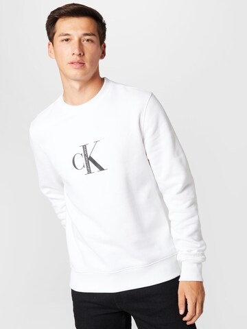 Calvin Klein Jeans Sweatshirt i vit: framsida