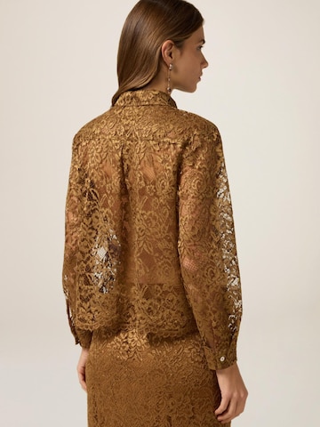 T-shirt oltre en marron