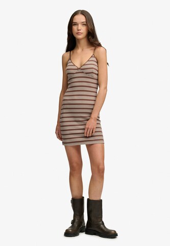 Robe d’été Superdry & Co en marron : devant