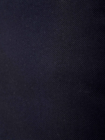 Organication Slimfit Shorts in Schwarz
