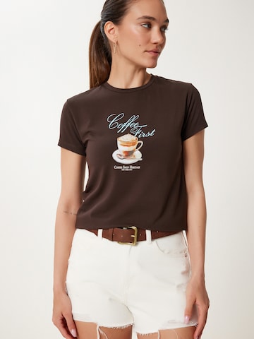 Happiness İstanbul Majica | rjava barva: sprednja stran