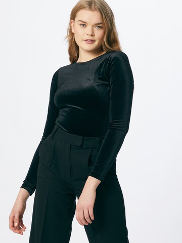 Gina Tricot Tričkové body – černá: přední strana