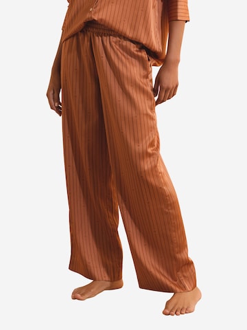 Pantaloncini da pigiama 'Rumi' di ETAM in marrone: frontale