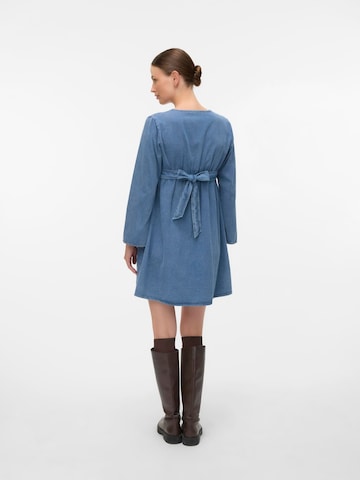 Robe MAMALICIOUS en bleu