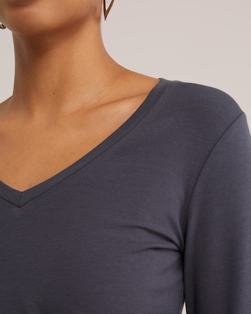 Tricou de la WE Fashion pe gri