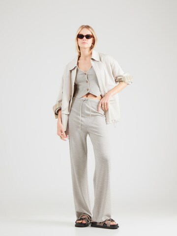 Largi Pantaloni 'Shari' de la ABOUT YOU pe negru