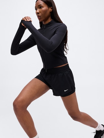 Regular Pantaloni sport 'ONE' de la NIKE pe negru