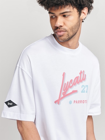 T-Shirt 'Playoffs' LYCATI exclusive for ABOUT YOU en blanc