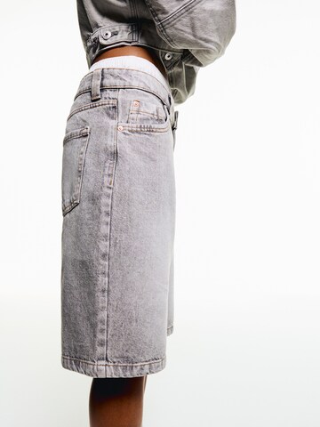 Baggy Jeans di Bershka in grigio