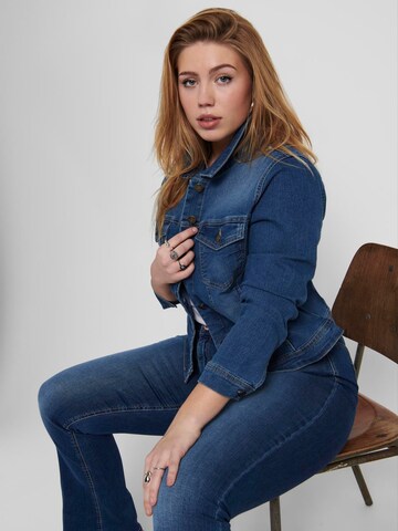 ONLY Carmakoma - Chaqueta de entretiempo en azul