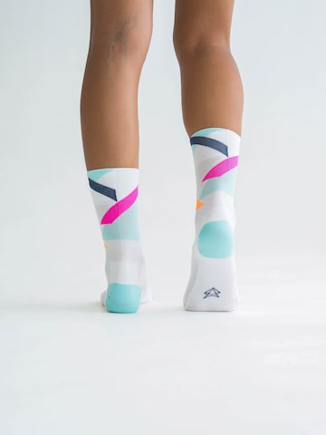 INCYLENCE Athletic Socks 'STRIKES' in White