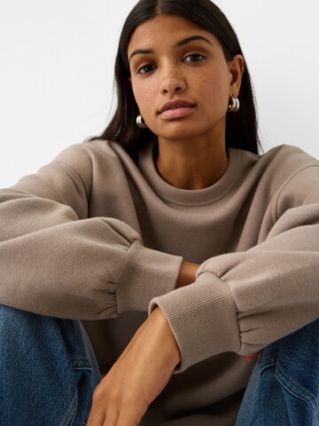 Bershka Sweatshirt in Beige