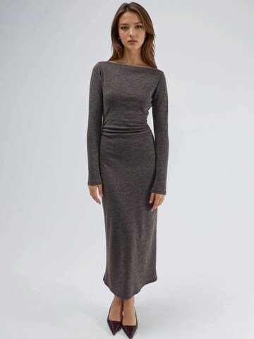 Abito di Hiccup in marrone