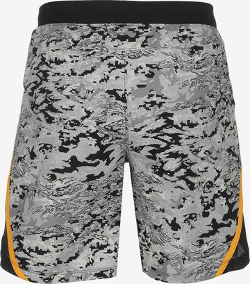 UNDER ARMOUR Regular Hose in Grau