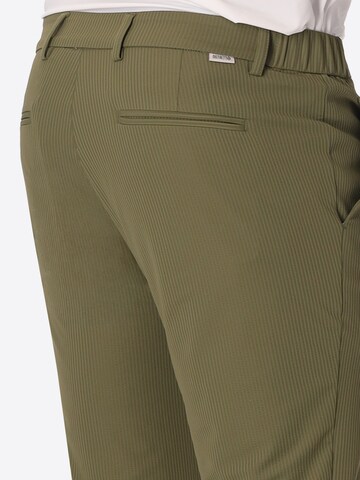 Distretto12 Regular Athletic Pants 'High-Perform12 Kos Leccio' in Green