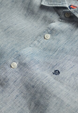 Coupe regular Chemise 'Vacation' Superdry en bleu
