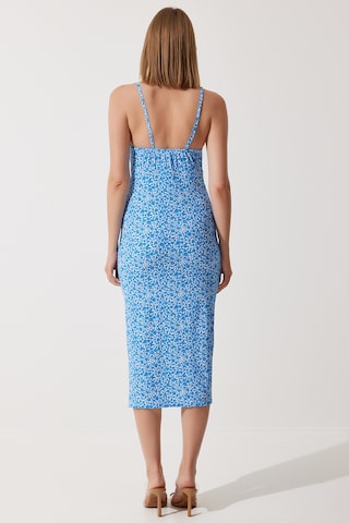 Happiness İstanbul Kleid in Blau