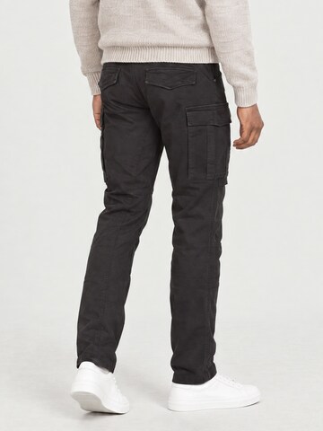 yazubi Regular Cargo Pants 'Jayden' in Black
