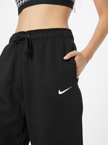 Loosefit Pantaloni di Nike Sportswear in nero