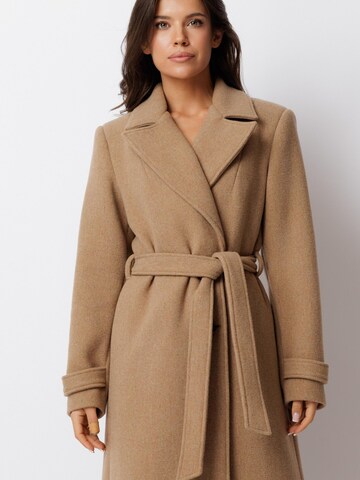 Couture de Marie Vinterkappa 'Classic Winter Coat with Tailored Fit – Camel – Camille' i beige
