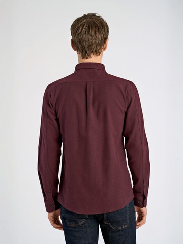 Coupe regular Chemise Lindbergh en rouge