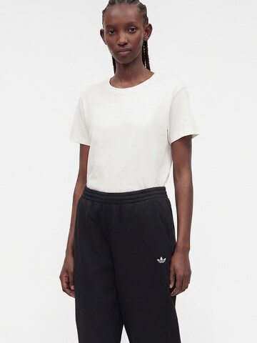 ADIDAS ORIGINALS Tapered Hose 'Essentials' in Schwarz
