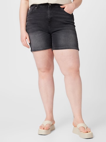 ONLY Carmakoma Slimfit Shorts in Schwarz: predná strana