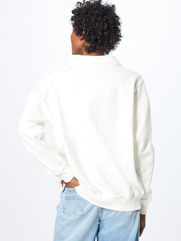 Tommy Jeans Sweatshirt in Beige