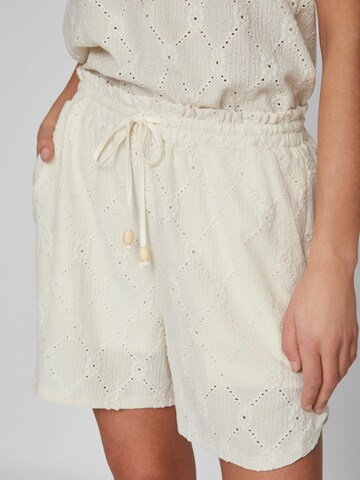 VILA Loosefit Shorts 'DELLA' in Beige