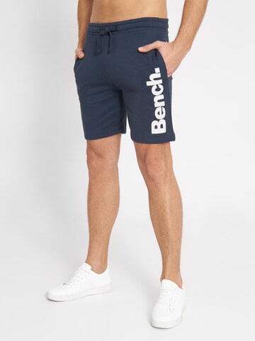 BENCH Regular Pants in Blue: front