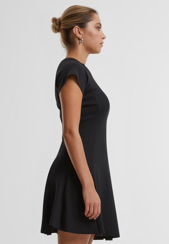 Urban Classics Kleid in Schwarz