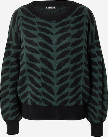 Pullover di REPEAT Cashmere in verde: frontale