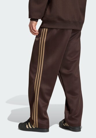 Baggy Pantalon 'Adicolor' ADIDAS ORIGINALS en marron