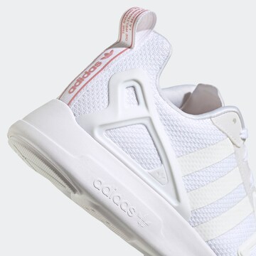 Baskets basses 'ZX 2K Flux' ADIDAS ORIGINALS en gris