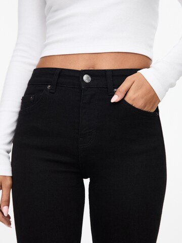 Pull&Bear Flared Jeans in Black